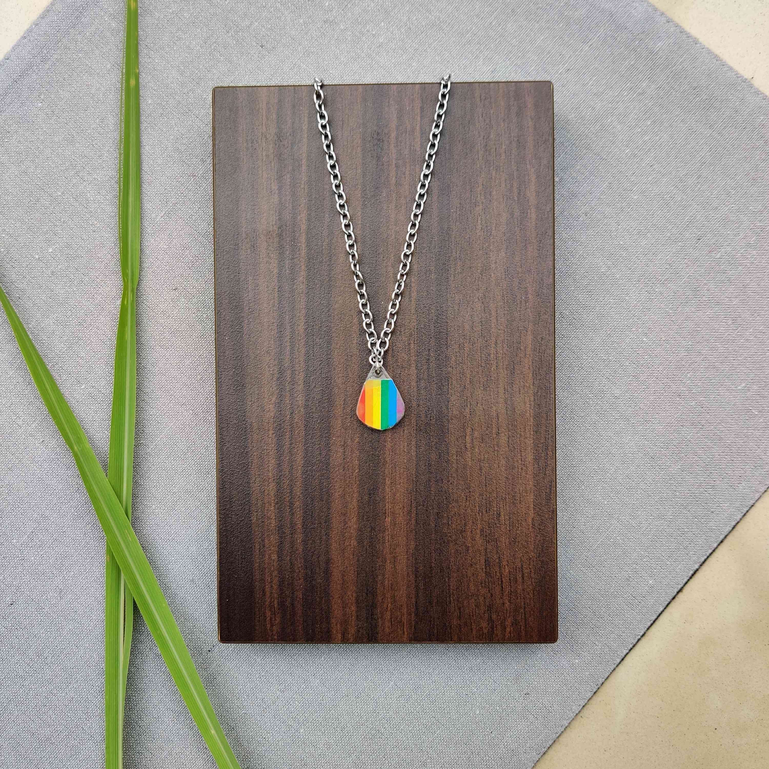 rainbow-resin-art-pendant-leaf-shaped