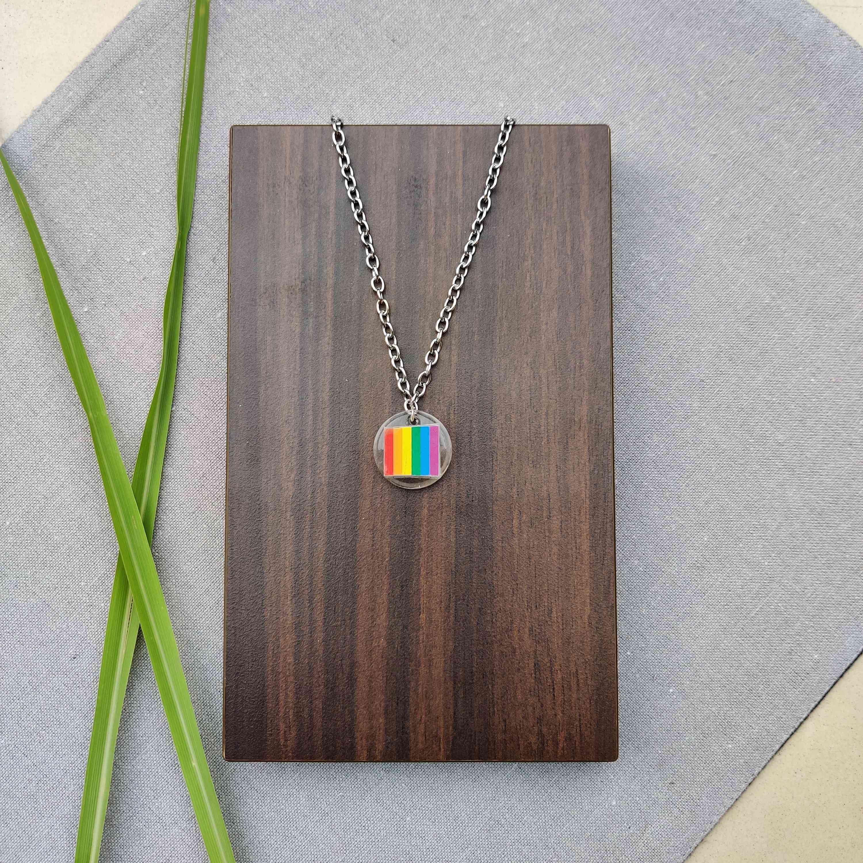 rainbow-resin-art-pendant-round-shaped
