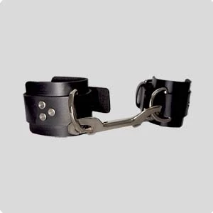 lisle-hand-cuffs