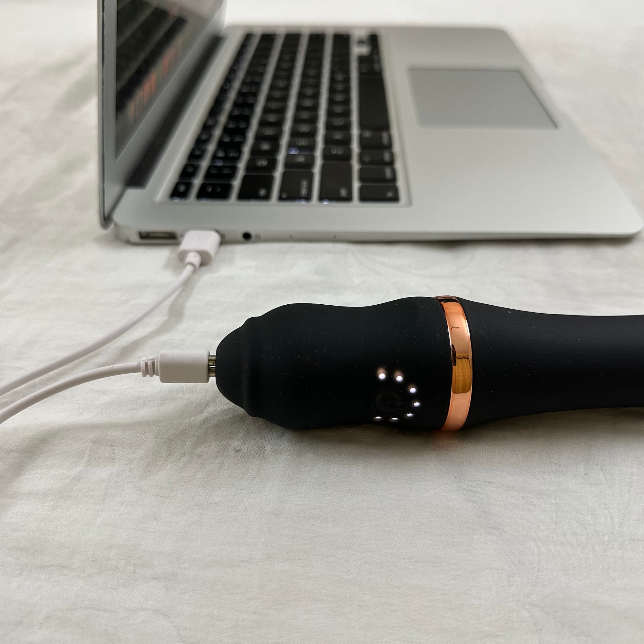 Libertee Euporie | Full body Electric Massager | 7 modes and variations | Waterproof | Rechargeable | Flexible | Noir