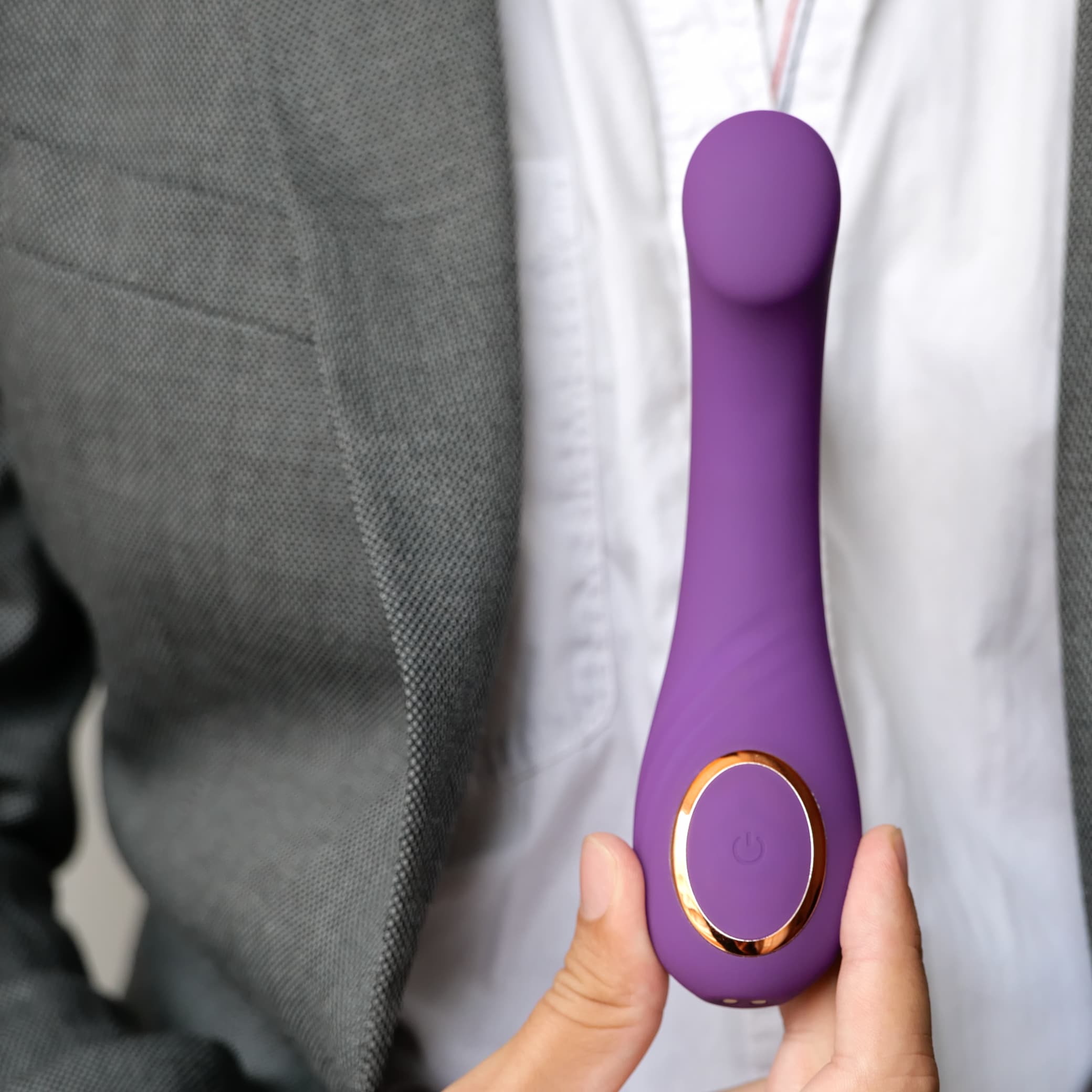 Libertee Luna | Full body Electric Massager | Flexible | 12 modes & variations | Waterproof | Rechargeable | Violet