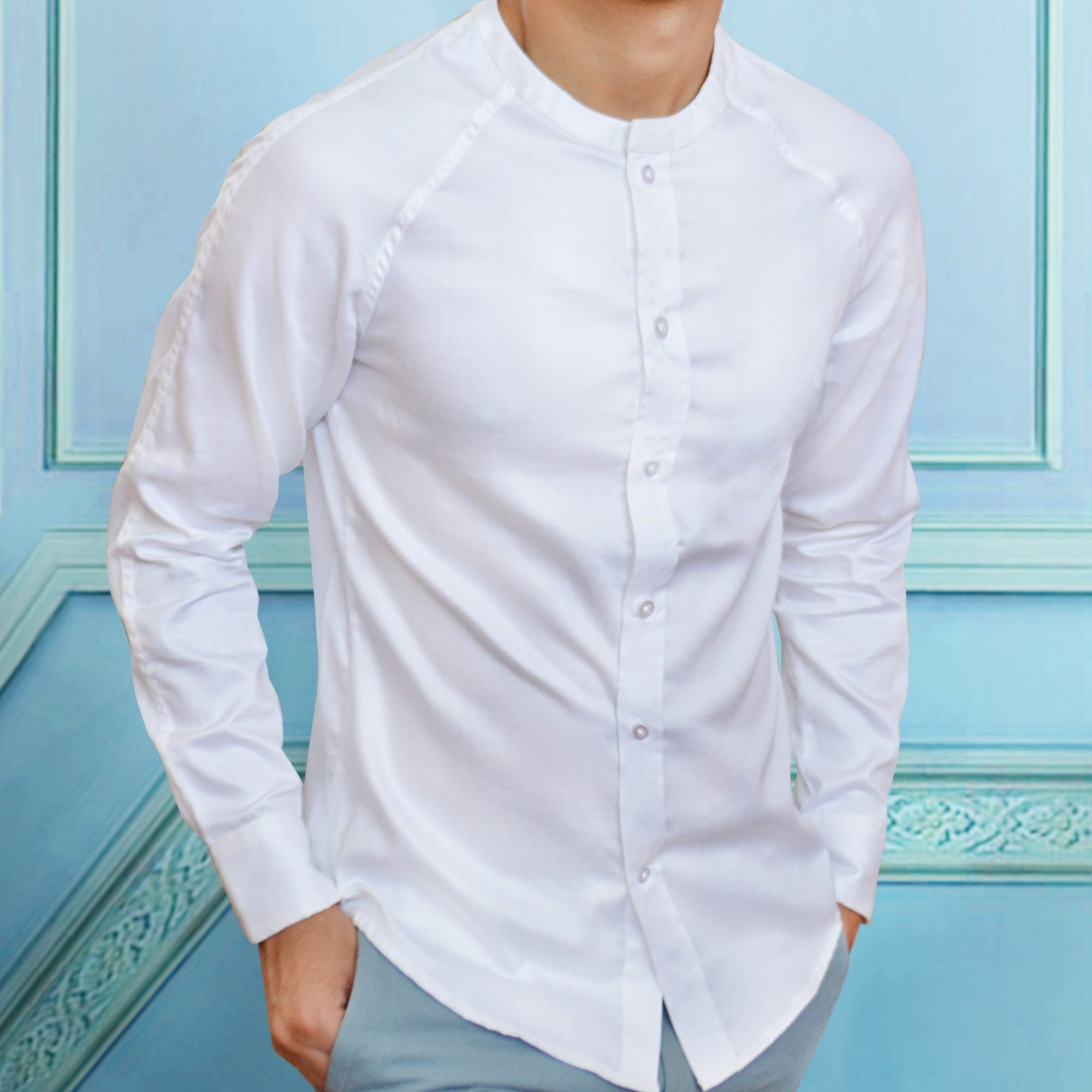 Slim fit Raglan sleeved shirt with mandarin collar.