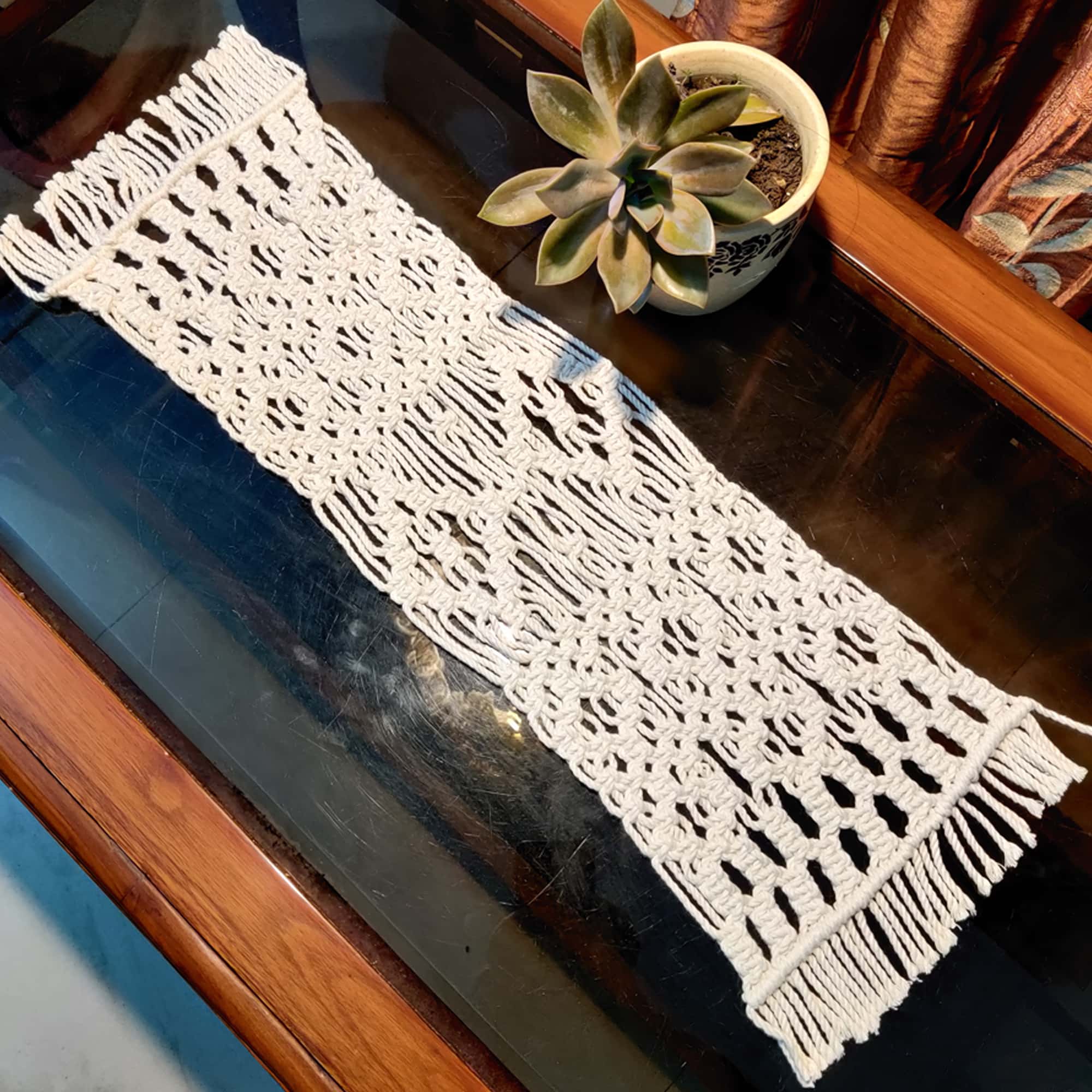 Short Macrame Table Runner Mat